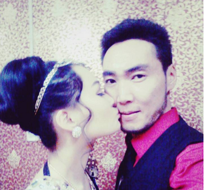 A-Capella хамтлагийн дуучин Ц.Мөнх-Одын “гэр бүл”